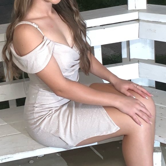 Homecoming dress- beige color, glittery, very comfortable, in good condition - Picture 1 of 5